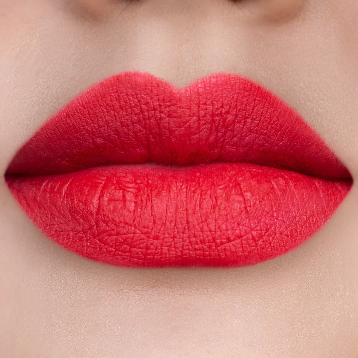 LUNA CHERRY OPAL LIP PENCIL